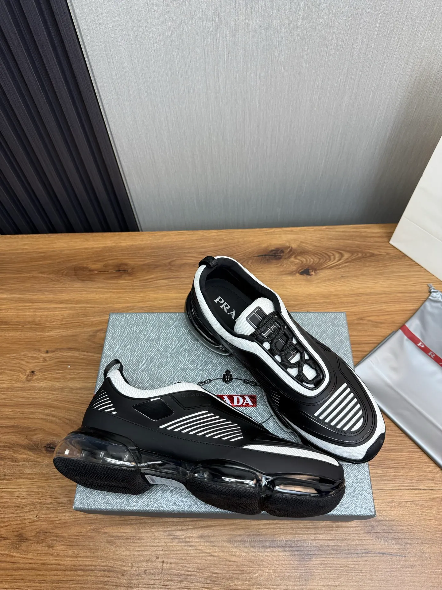 Men's shoes 💰640💰 [PRADA] Men's shoes are popular in the counter, high-quality shipments ✔️Official website synchronization, original fly-woven epoxy fabric + cowhide lining, 1⃣️ to 1⃣️ replica, original air-cushion original bottom, 38-45 (one size larger)